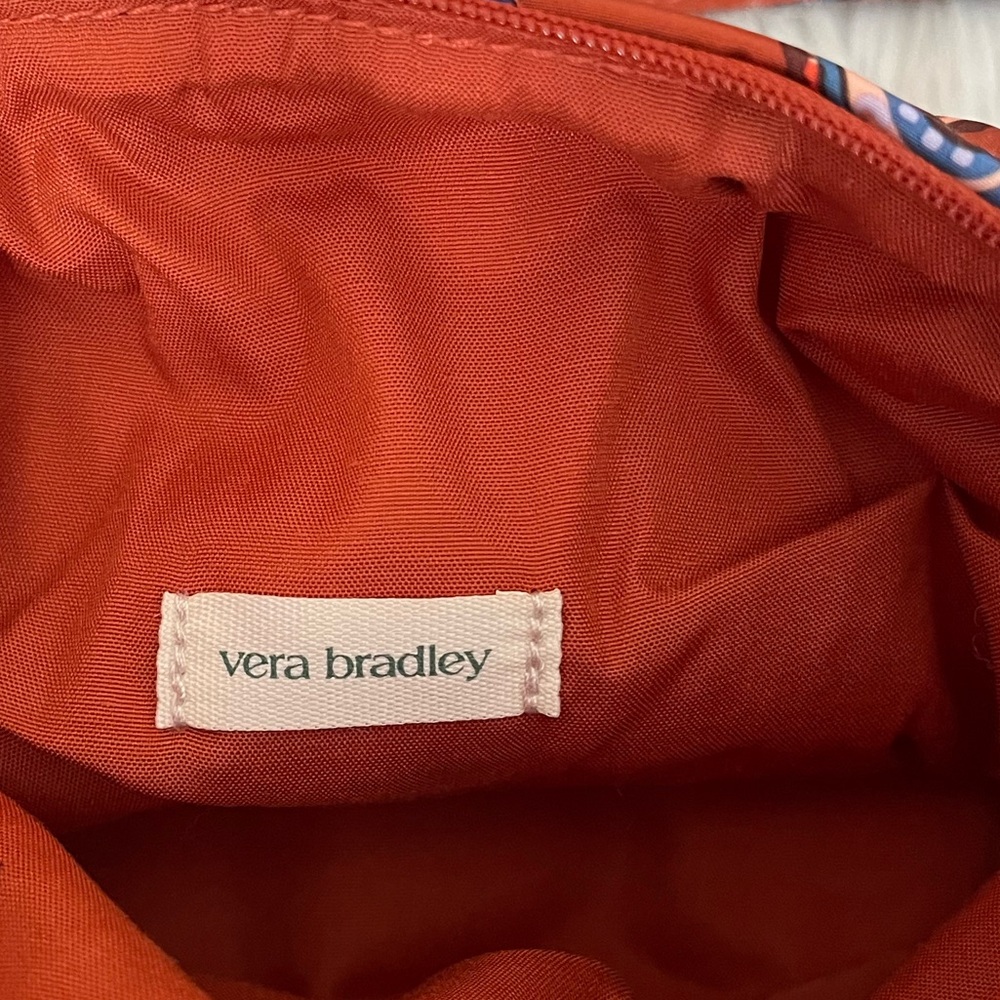 {Vera Bradley} Camera Bag Crossbody in Ultralight Manor Paisley - NWT - Picture 6 of 9